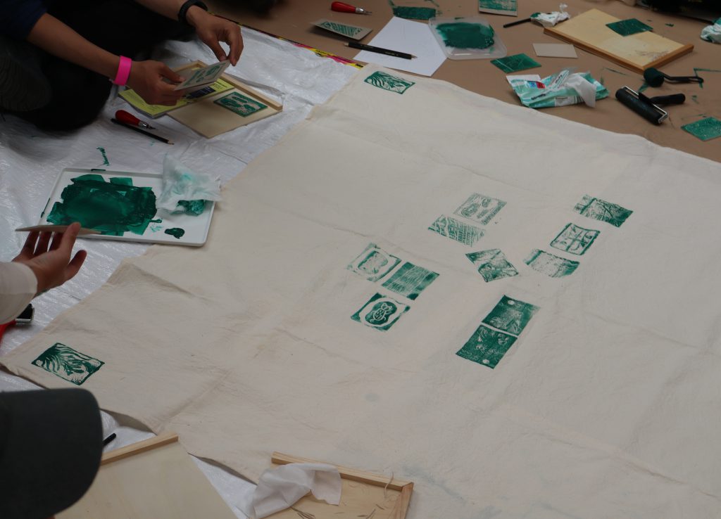 Photo number 1 from the workshop during the exhibition.