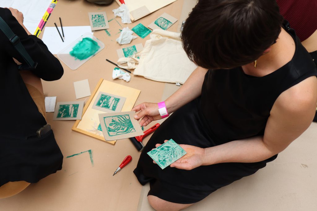 Photo number 3 from the workshop during the exhibition.